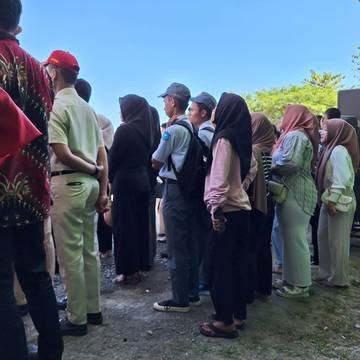 Warga Touna Antusias Saksikan Upacara HUT Kemerdekaan RI Ke 79
