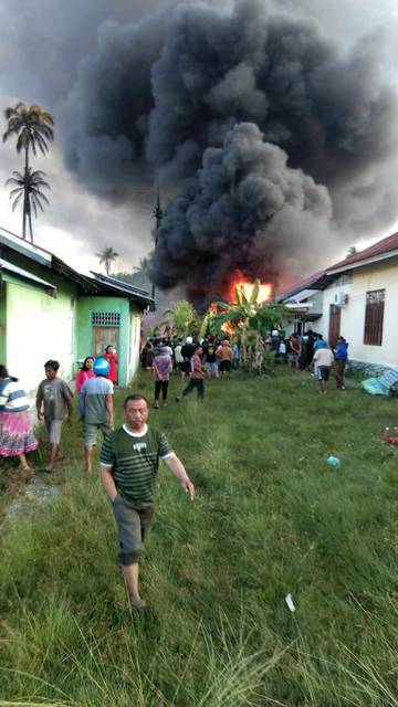 Gudang Penyimpanan BBM Terbakar