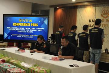 Empat WNA Diamankan Jual Rokok Ilegal 