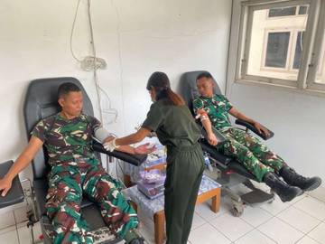 Satgas Yonarmed 12 Donor Darah 