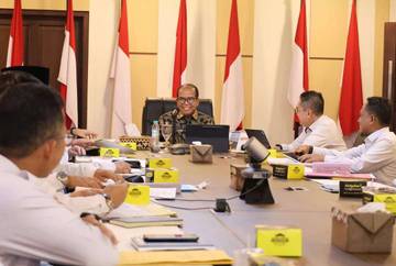 Pj. Gubernur Lampung Pimpin Rapat Evaluasi Pencapaian Target Pendapatan 2024