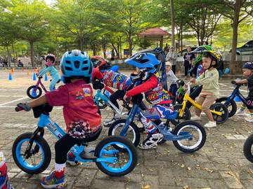 Antusiasme Orang Tua dan Anak Ikuti Main Bareng Balance Bike