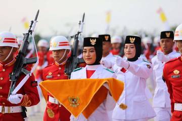Upacara Penurunan Bendera Merah Putih di Kota Baru
