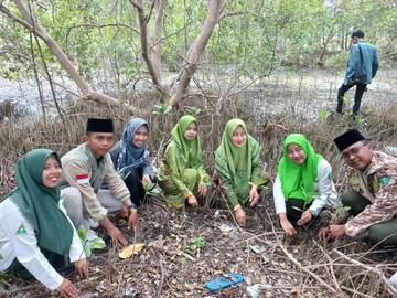 Kader CBP KPP Gelar Harlah dan Penanaman Mangrove