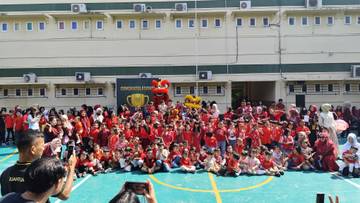 Antusiasme Siswa dan Wali Murid Saksikan Barongsai
