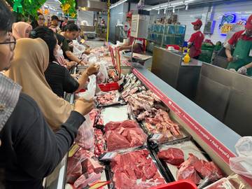Antusiasme Masyarakat Belanja Jelang Ramadan