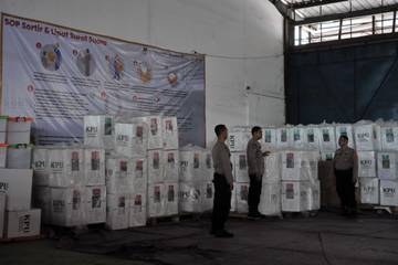 Kotak Suara Pilkada di Gudang Logistik KPU Bandung