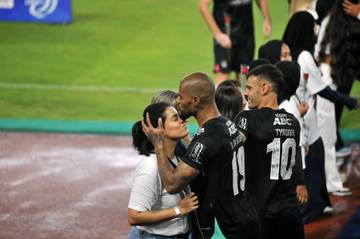 Pemain Persib Rayakan Momen Hari Ibu Nasional