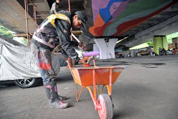 Pemkot Bandung Percantik Kolong Jembatan Pasupati dengan Mural