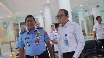 Komandan Sesko TNI Sambangi RRI Bandung