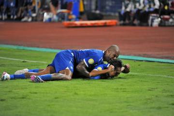 Persib Pesta Gol, Hempaskan Persik 4-1