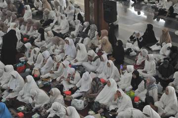 Manasik Haji Untuk Ribuan Calon Jemaah Haji Kota Bandung