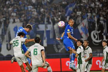 Juara di Depan Mata, Persib Kalahkan PSS Sleman 3-0