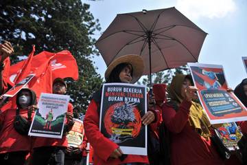 Deretan Foto Perayaan Hari Buruh 2025 di Bandung