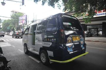 Layanan Angkot Feeder di Bandung Resmi Beroperasi