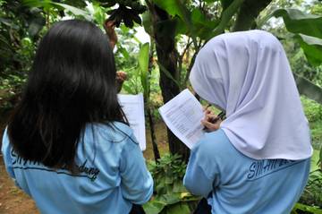 KEHATI dan Tunas-Nusa Ajak Siswa SMA Amati Biodiversity