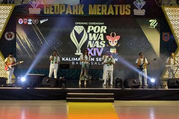 Semarak Pembukaan Porwanas XIV di Kalimantan Selatan