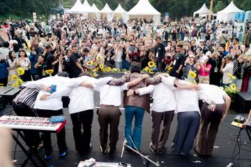 Potret Keseruan Sunria "Intimate" Festival