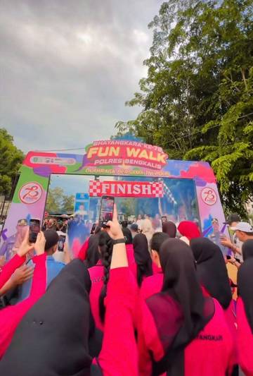 Polres Bengkalis Menggelar Fun Walk HUT Bhayangkara ke 78