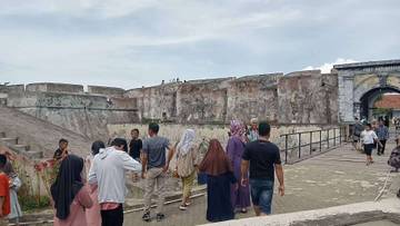 Ribuan Orang Kunjungi Benteng Malborough