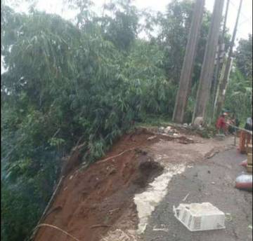 Akibat Longsor dan Pohon Tumbang  8 Rumah Rusak di Kabupaten Bogor