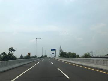 Akhir Pekan Tol Layang MBZ Lancar