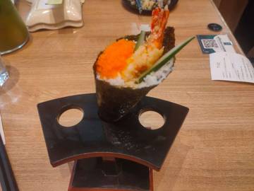 Sushi, makanan lezat sumber protein, asam lemak omega-3, dan serat yang baik.