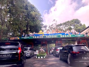Libur Panjang Taman Safari Bogor Ramai Dikunjungi Wisatawan