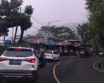 Minggu Sore Polisi Berlakukan One Way Arah Jakarta