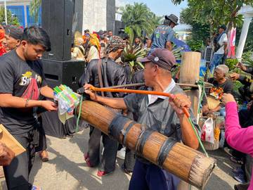 Penjual Lahang