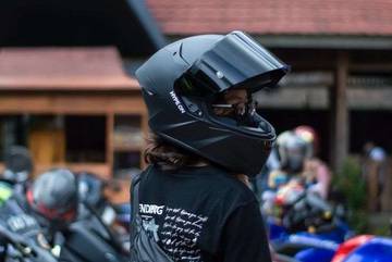 Waspada Tanda Helm Kedaluwarsa