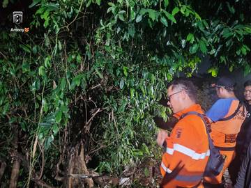 Longsor 15 Meter Gerus Jalan Warga di Mulyaharja