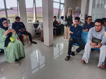 Ramainya Antrian Pengurusan SIM di Satpas Polres Bukittinggi