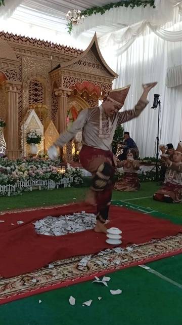 Tari Piring