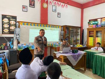 Polresta Bukittinggi Gelar Sosialisasi Hukum Tentang Bullying di SDN 02 Aur Kuning