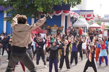 RRI Fest: Senam Sehat bersama Zin Adde Dancer