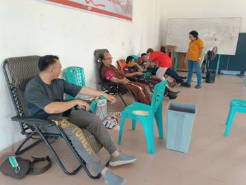 Umaat Katolik Sekayam Ikuti Donor Darah Massal