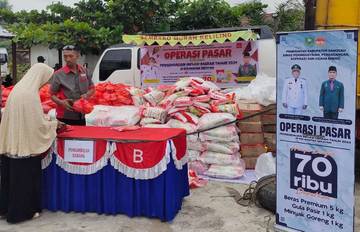 Disperindagkop Sanggau Gelar Operasi Pasar Murah di Sekayam