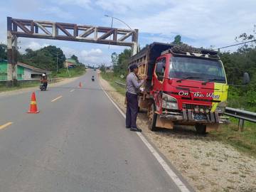 Dishub Sanggau Inspeksi Kendaraan Umum di Tayan Hilir