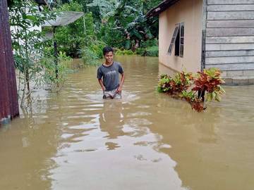 Belasan Rumah di Entikong Terendam Banjir