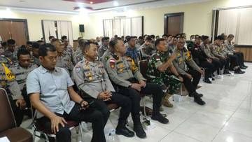 Tactical Wall Game Pengamanan Pelantikan DPRD Sanggau