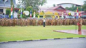 Pemkab Sanggau Gelar Apel Hari Pertama Masuk Kerja