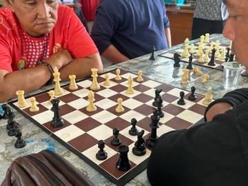 Suasana Sengit Warnai Turnamen Catur Sekayam Cup