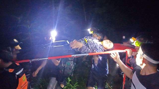 Proses Evakuasi Tim Penyelamat 10 Mahasiswa UNG