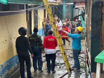 Kebakaran Cafe di Kompleks Jembatan Tamalate