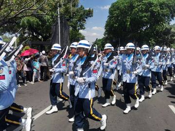 Berbagai Satuan Pasukan Ikut Berparade Sambut Presiden