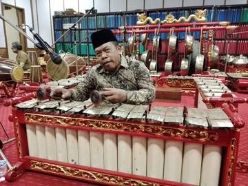 Apresiasi Budaya Jawa Ketoprak Tonil Mempersembahkan : Bende Munya