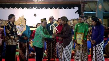Rekor MURI : Pentas Wayang Terlama 15 Hari Nonstop oleh PRAJA JOGJA