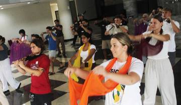 Mahasiswa Asal Queensland, Australia Hadiri Indonesian’s Art and Culture Workshop di UI