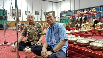 ABJ :   Bawakan "Serat Wulangreh Pupuh Pangkur Dan Pocung"